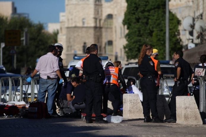 F160919YS03 Israelske sikkerhetsstyrker utenfor Herodesporten i Jerusalem etter angrepet i 2016. (Illustrasjon: Yonatan Sindel, Flash90)