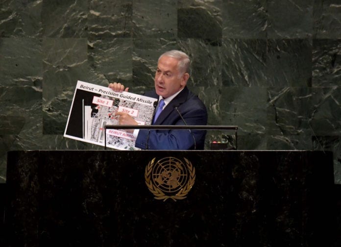 I sin tale til FNs generalforsamling presenterte Netanyahu funn av nye iranske atomlager. (Foto: Avi Ohayon/Flickr) I sin tale til FNs generalforsamling presenterte Netanyahu funn av nye iranske atomlager. (Foto: Avi Ohayon/Flickr)