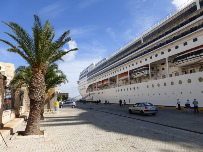 MSC_Opera_in_Valletta Tel Aviv kommune har leid inn et cruiseskip, her illustrert ved MSC Opera, i forbindelse med Eurovision. (Foto: Wikimedia)