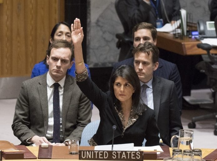 haley USAs FN-ambassadør Nikki Haley har vært Israels største støttespiller i FN. Her stemmer hun imot en anti-israelsk FN-resolusjon. (Foto: FN)