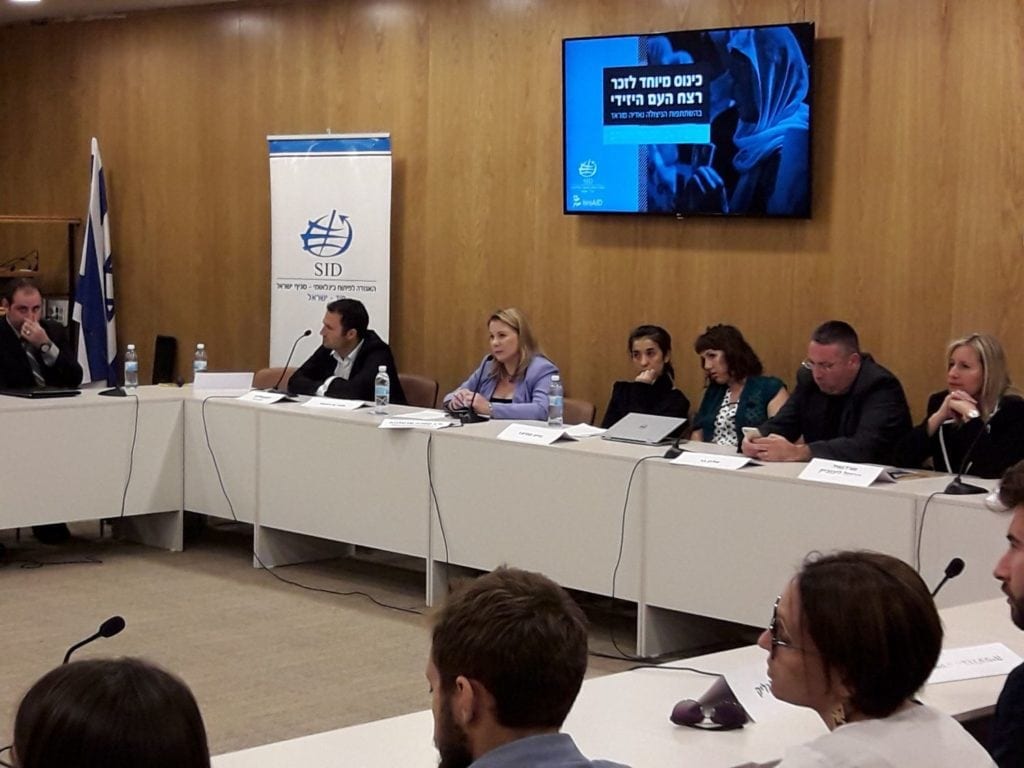 Nadia Murad på besøk i Knesset. (Foto: knesset.gov.il)