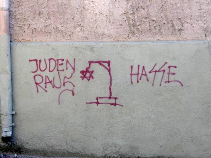 Anti-Semitism_Klapeida Antisemittismen er et økende problem i Europa. Her symbolisert med antisemittisk tagging i Tyskland. (Foto: Wikipedia)