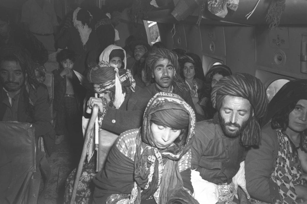 Jødiske flyktninger fra Irak like etter at de har landet på Lod-flyplass i Israel i 1951.