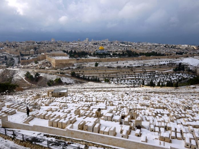 Jerusalem_snow!_(11357248385) Jerusalem forbereder seg på snø de kommende dagene. Her fra et snøfall i 2013. (Foto: Wikimedia Commons)