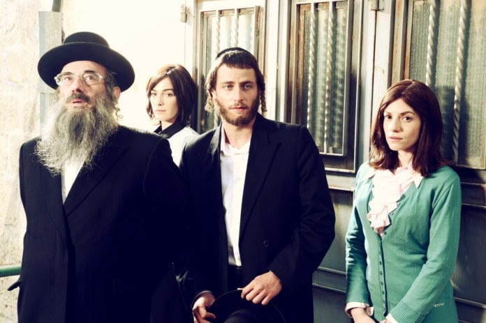 Shtisel Den israelske serien om den ortodokse familien Shtisel er den høyest rangerte serien fra Israel på filmdatabasen IMDB.