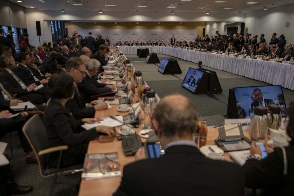 Statsledere og diplomater fra en rekke land deltok på Midtøsten-konferansen i Warszawa. (Foto: US State Departement)