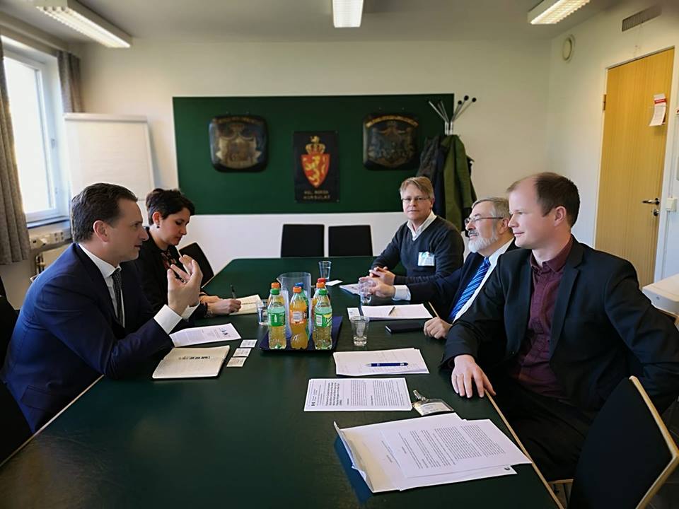 UNRWAs generalkommisær Pierre Krähenbühl (t.v.) i møte med MIFF-ledere 8. april 2019. (Foto: UD)