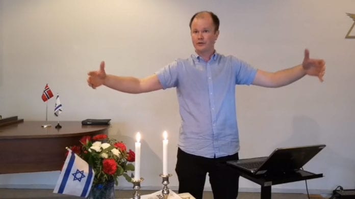 Conrad Myrland, daglig leder i MIFF, i MIFF Hamar 23. mai 2019. (Skjermdump fra direktesending på Facebook)