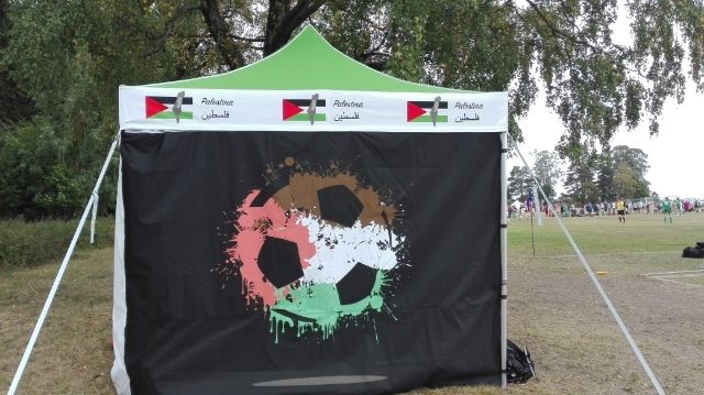 Propaganda-partyteltet ble også brukt på Norway Cup ifjor, ifølge dette tipserbilde tatt 2. august 2018. (Foto: Privat)