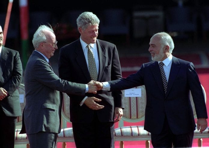 1080px-Flickr_-_Government_Press_Office_(GPO)_-_PM_YITZHAK_RABIN_AND_KING_HUSSEIN_SHAKING_HANDS