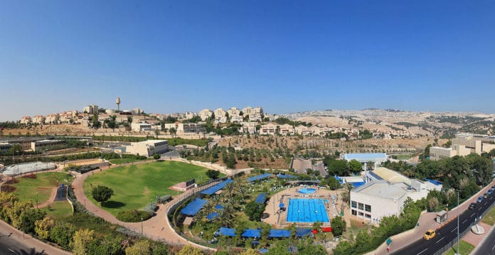 Ma'ale Adumim utenfor Jerusalem er den tredje største bosetningsblokken på Vestbredden. (Foto: Wikipedia)