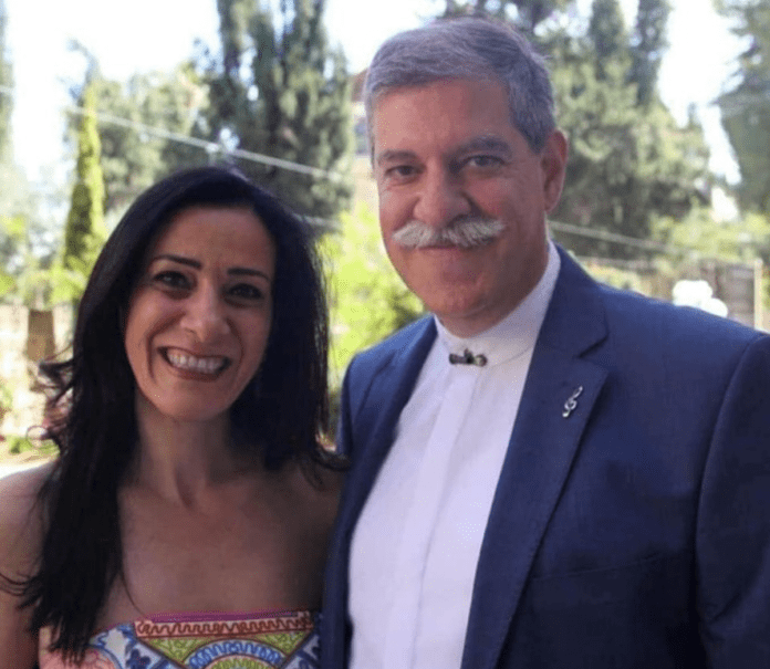 PAL Ekteparet Rania Elias og Suhail Khoury er arrestert, mistenkt for finansiering av terrororganisasjoner. (Foto: @Mvoice13)