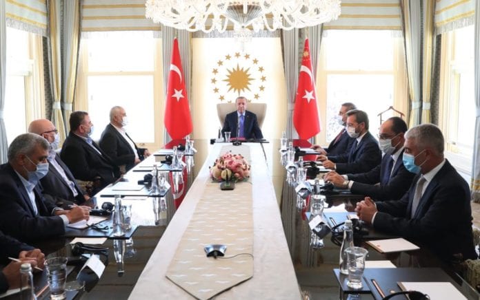 Tyrkias president Recep Tayyip Erdoğan tok imot en delegasjon av Hamas-ledere 22. august 2020. (Foto: T.C. Cumhurbaşkanlığı, Twitter)