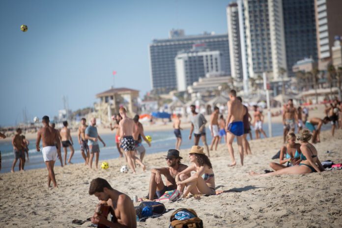TEL AVIV BEACH LIFE